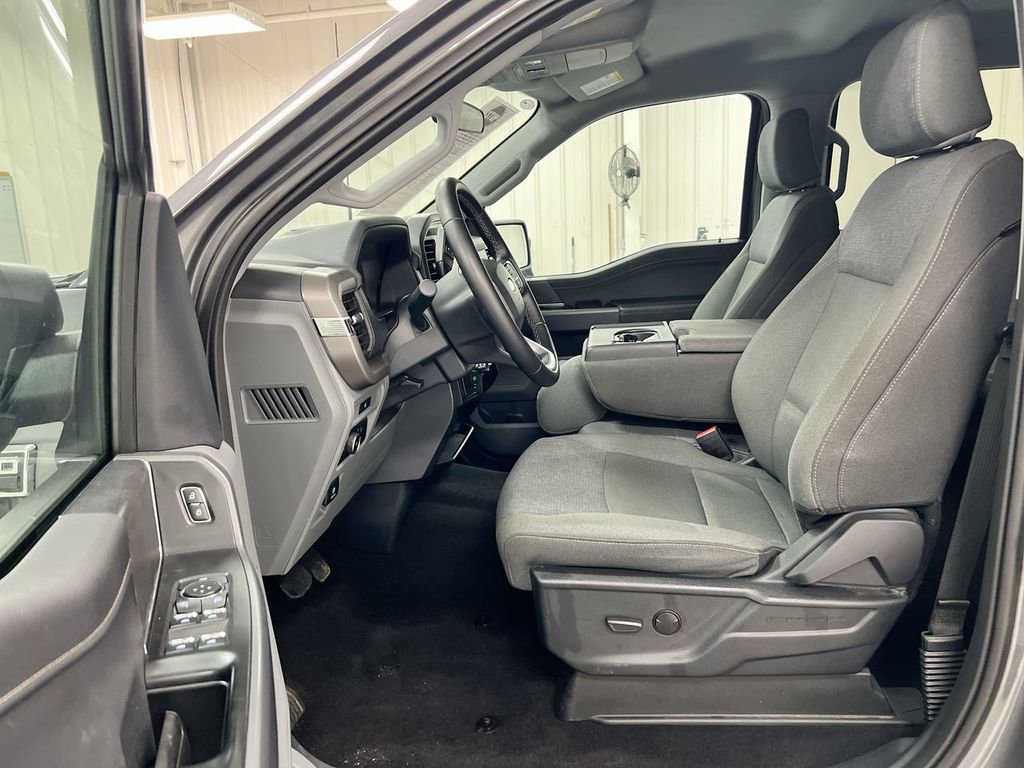 Used 2025 Ford F150 XLT w/ Equipment Group 301A Standard AWD/4WD image 19