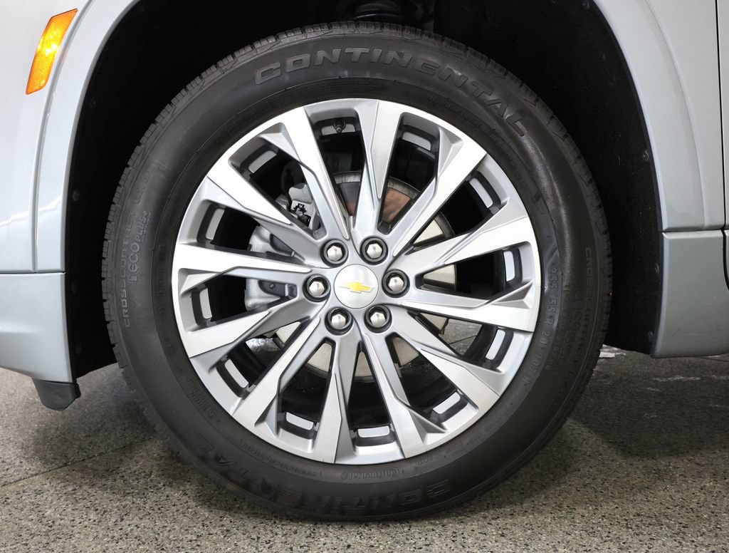 Used 2023 Chevrolet Traverse Premier AWD/4WD image 5
