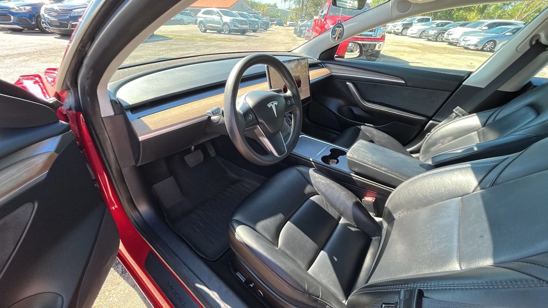Used 2023 Tesla Model 3 Standard Range RWD image 2