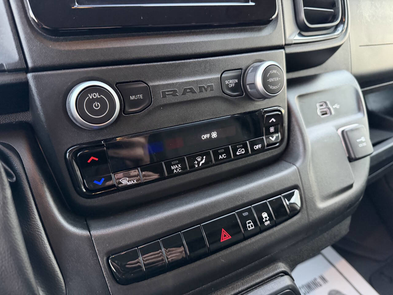 Used 2023 RAM ProMaster 2500 image 22