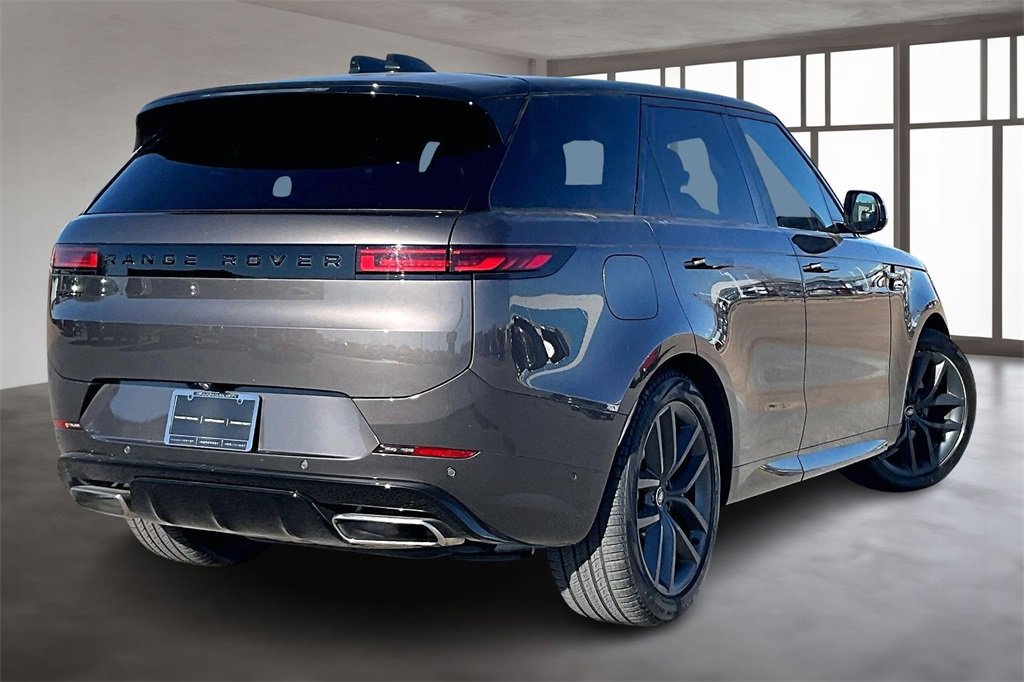 Used 2024 Land Rover Range Rover Sport Dynamic SE image 2