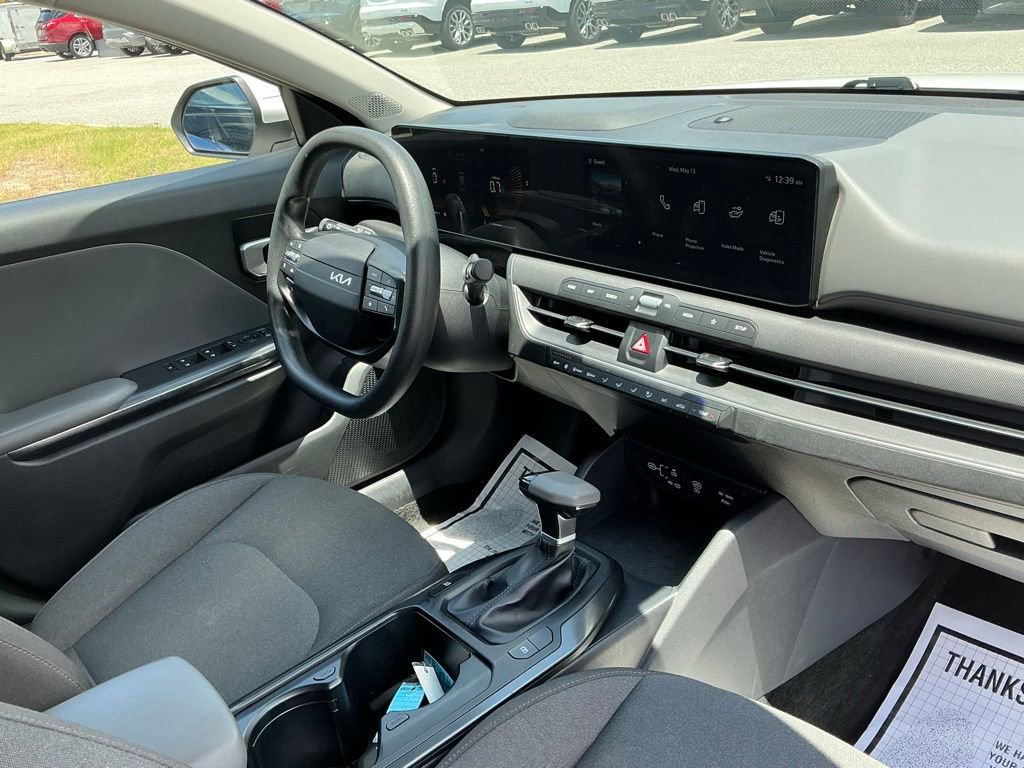 Used 2025 Kia K4 FWD image 14
