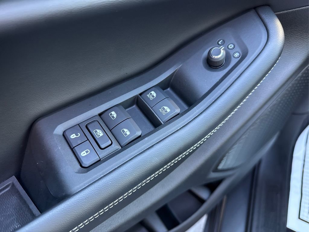 Used 2025 Jeep Grand Cherokee Altitude image 35