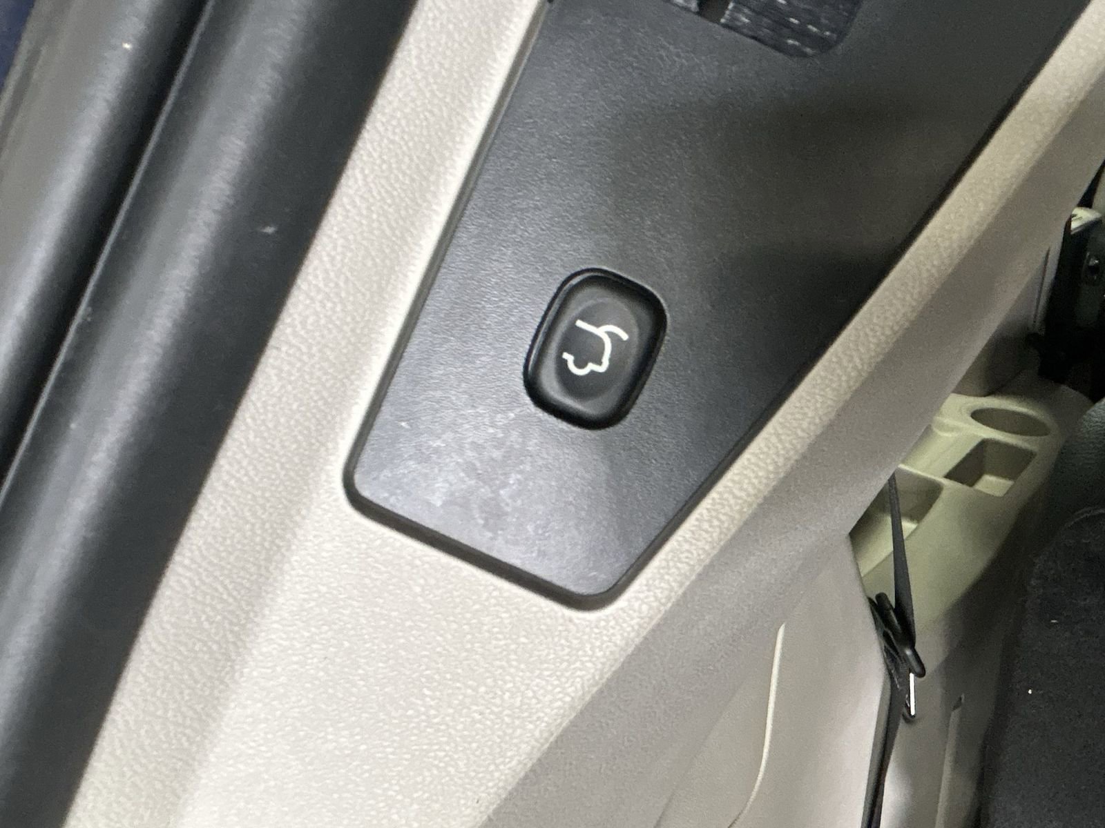 Used 2016 Chrysler Town & Country Touring w/ Driver Convenience Group FWD image 39