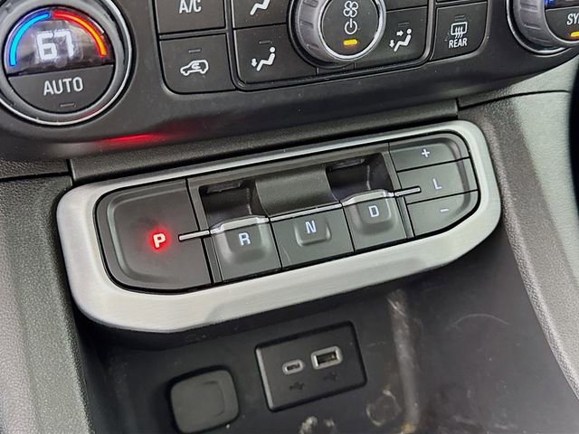 Used 2023 GMC Acadia SLE w/ Driver Convenience Package image 18