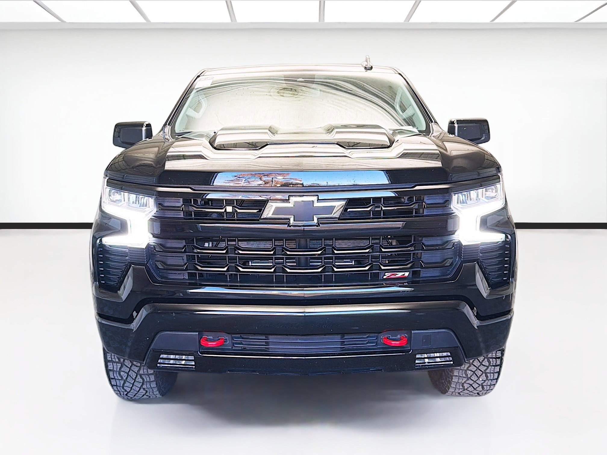 Used 2024 Chevrolet Silverado 1500 LT Trail Boss image 2
