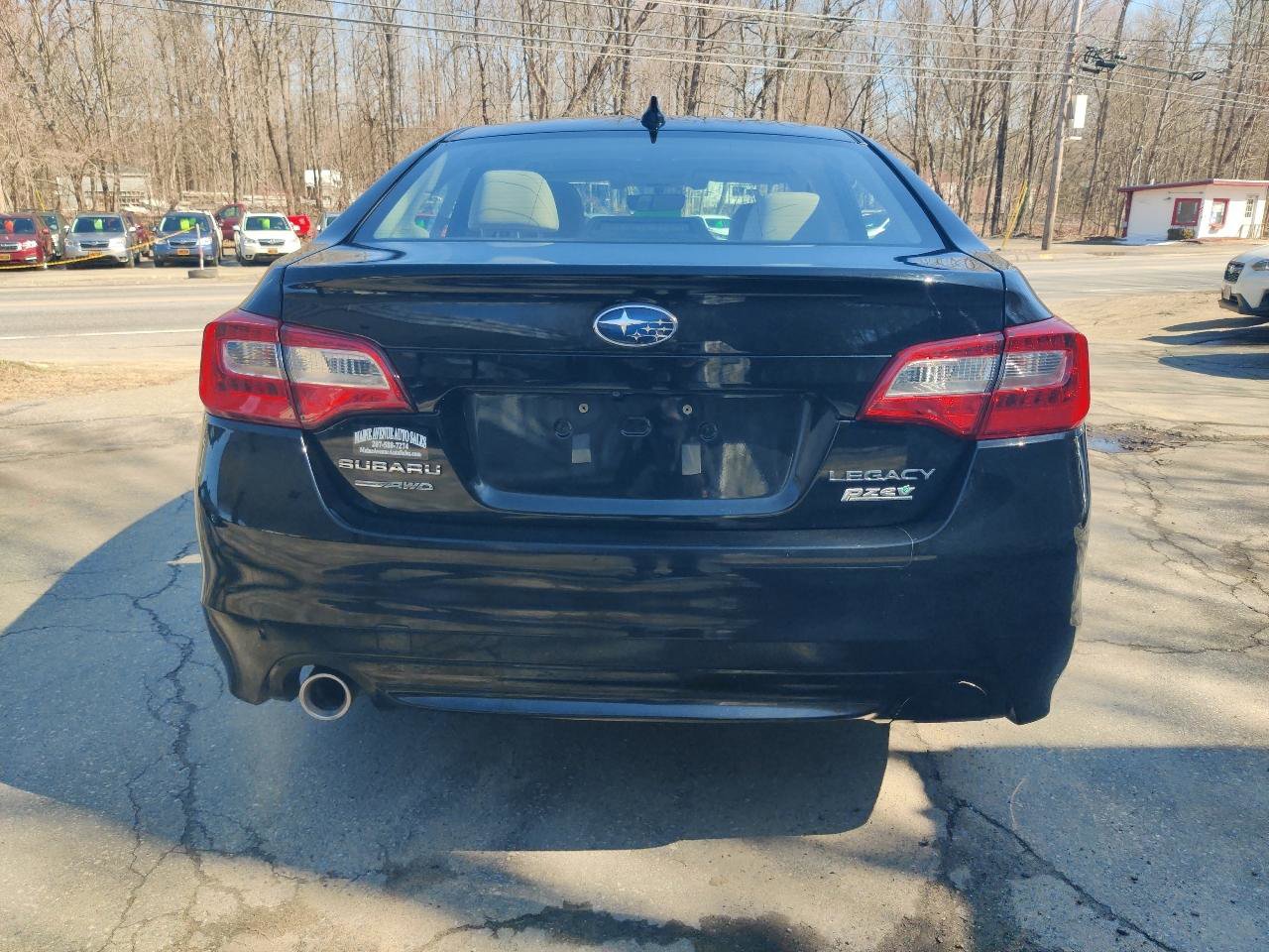 Used 2017 Subaru Legacy 2.5i Premium image 5