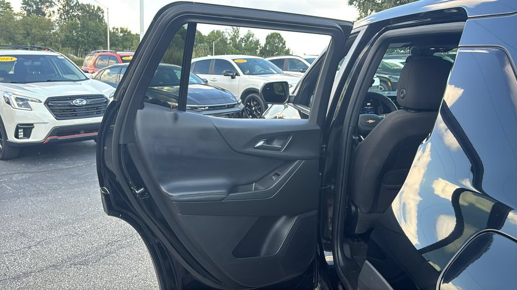 Used 2026 Chevrolet Equinox LT FWD image 27
