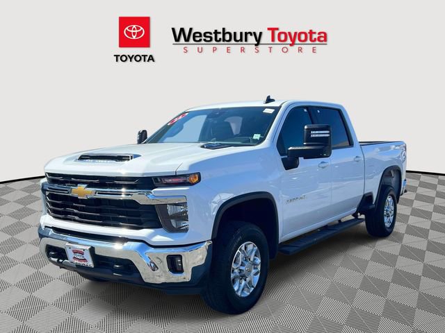 Used 2024 Chevrolet Silverado 2500 LT w/ Convenience Package image 5