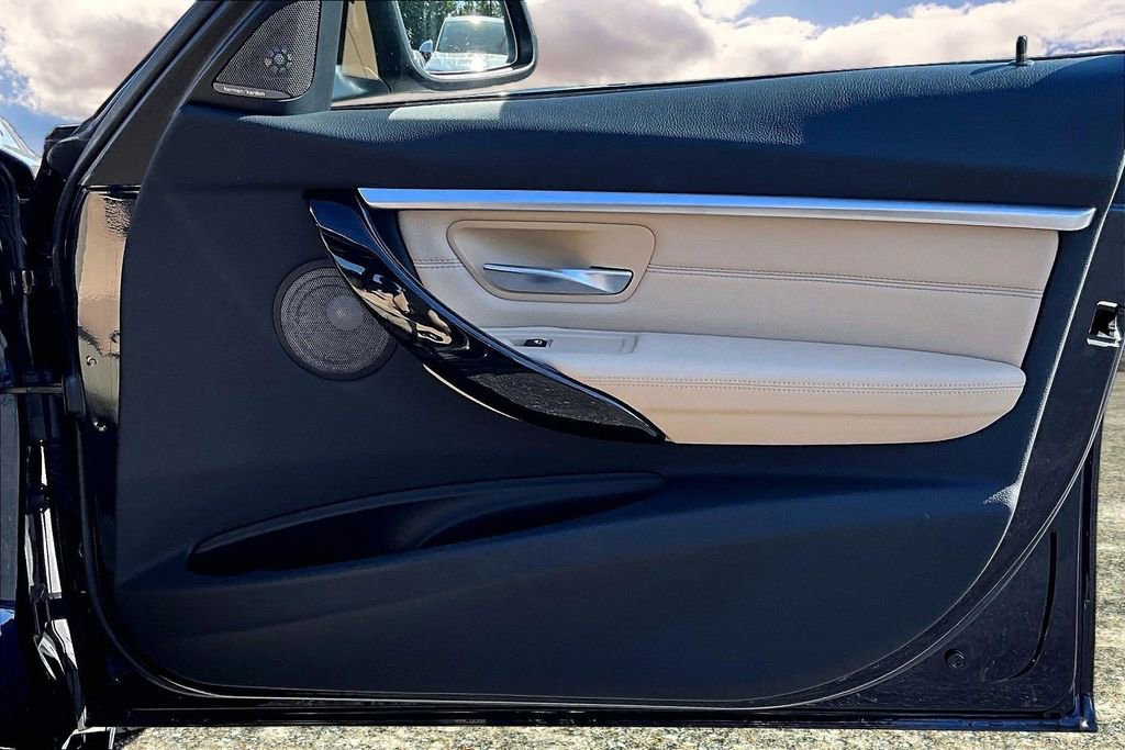 Used 2017 BMW 340i xDrive Sedan AWD/4WD image 28