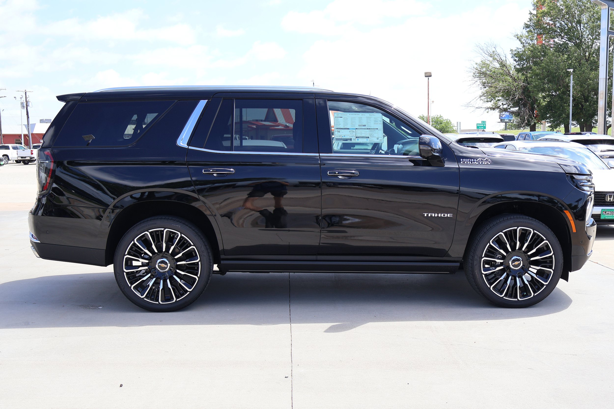 New 2026 Chevrolet Tahoe High Country AWD/4WD image 3