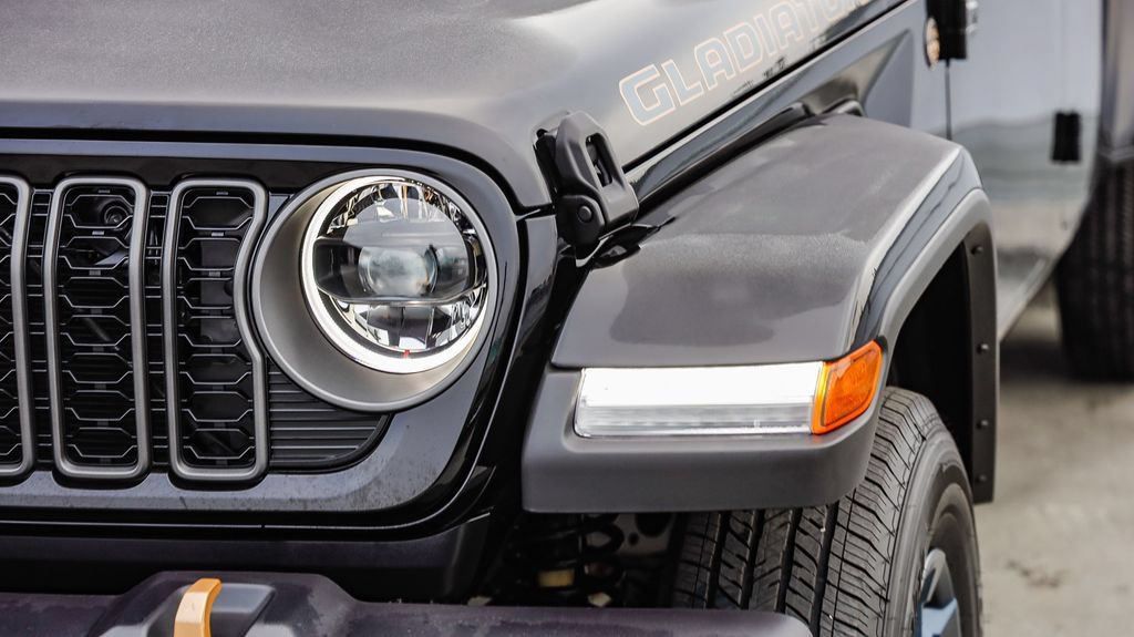 New 2026 Jeep Gladiator Sport AWD/4WD image 5