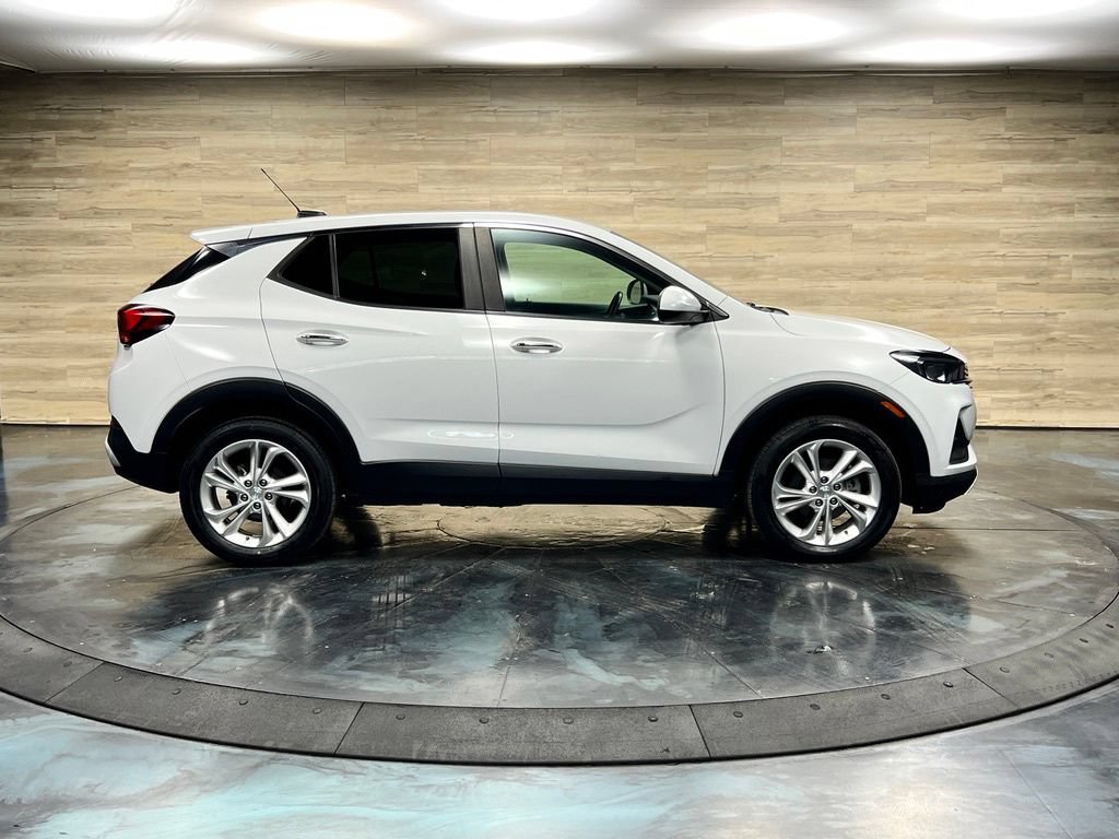 Used 2022 Buick Encore GX Preferred w/ Cold Weather Comfort Package AWD/4WD image 23