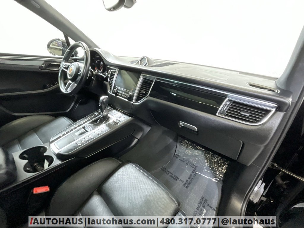 Used 2018 Porsche Macan Turbo w/ Premium Package Plus image 25