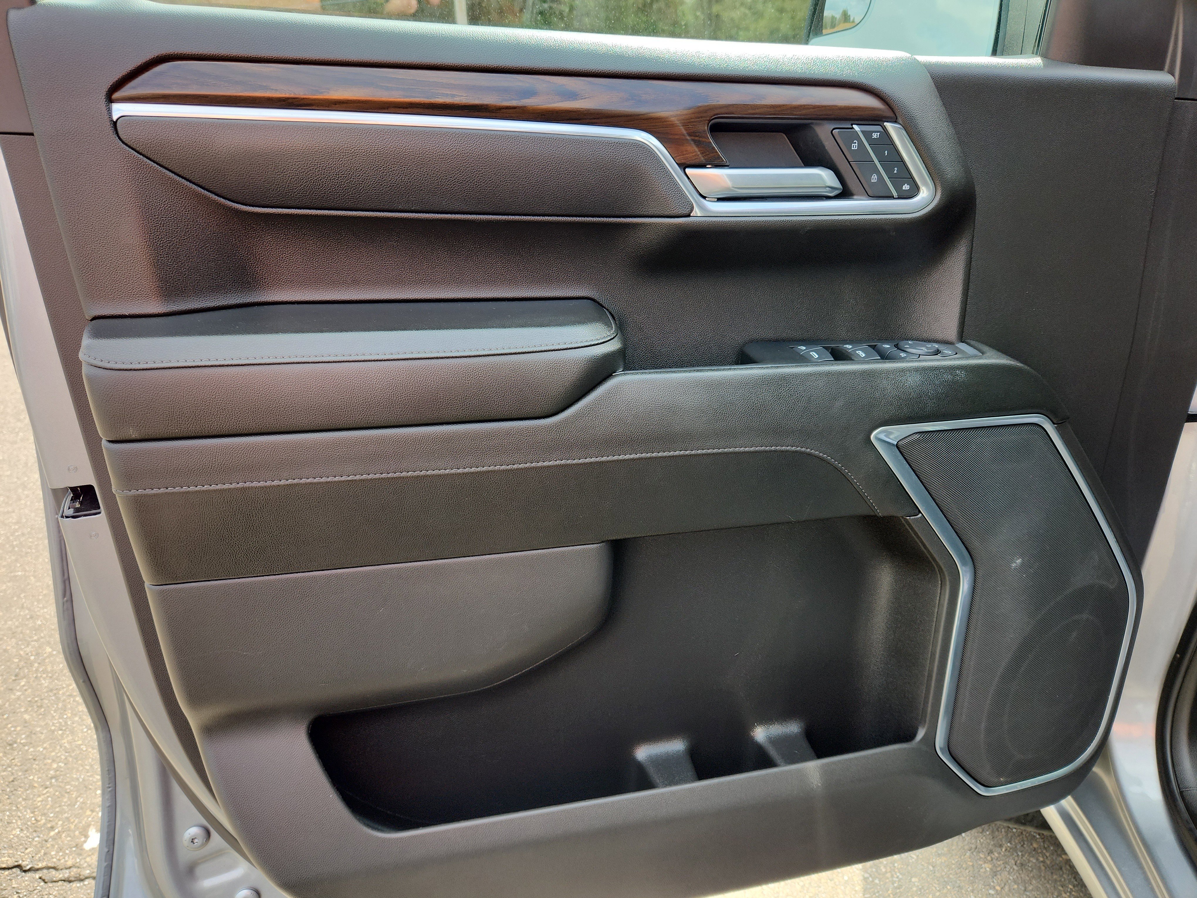 Used 2025 GMC Sierra 1500 SLT image 20