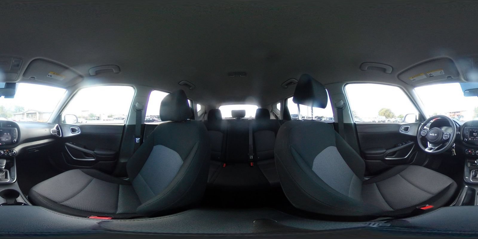 Used 2025 Kia Soul LX w/ LX Technology Package FWD image 39