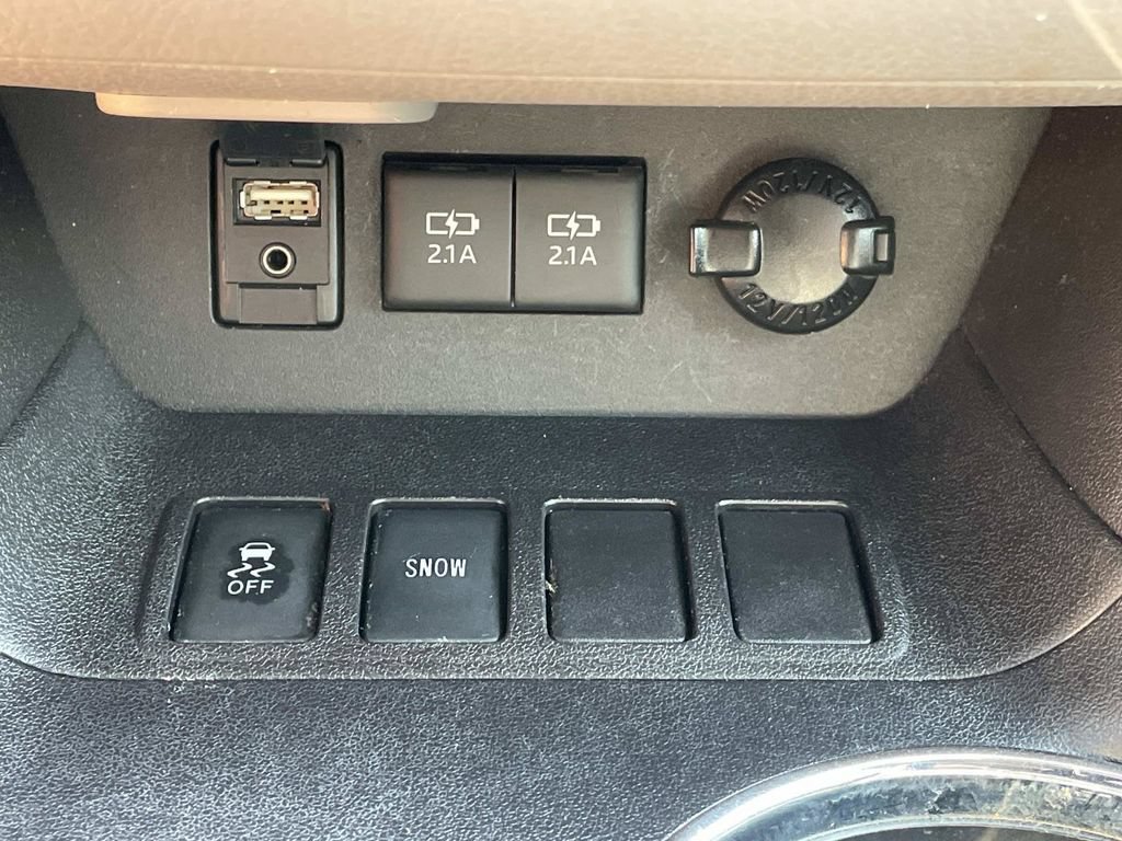 Used 2018 Toyota Highlander XLE FWD image 42