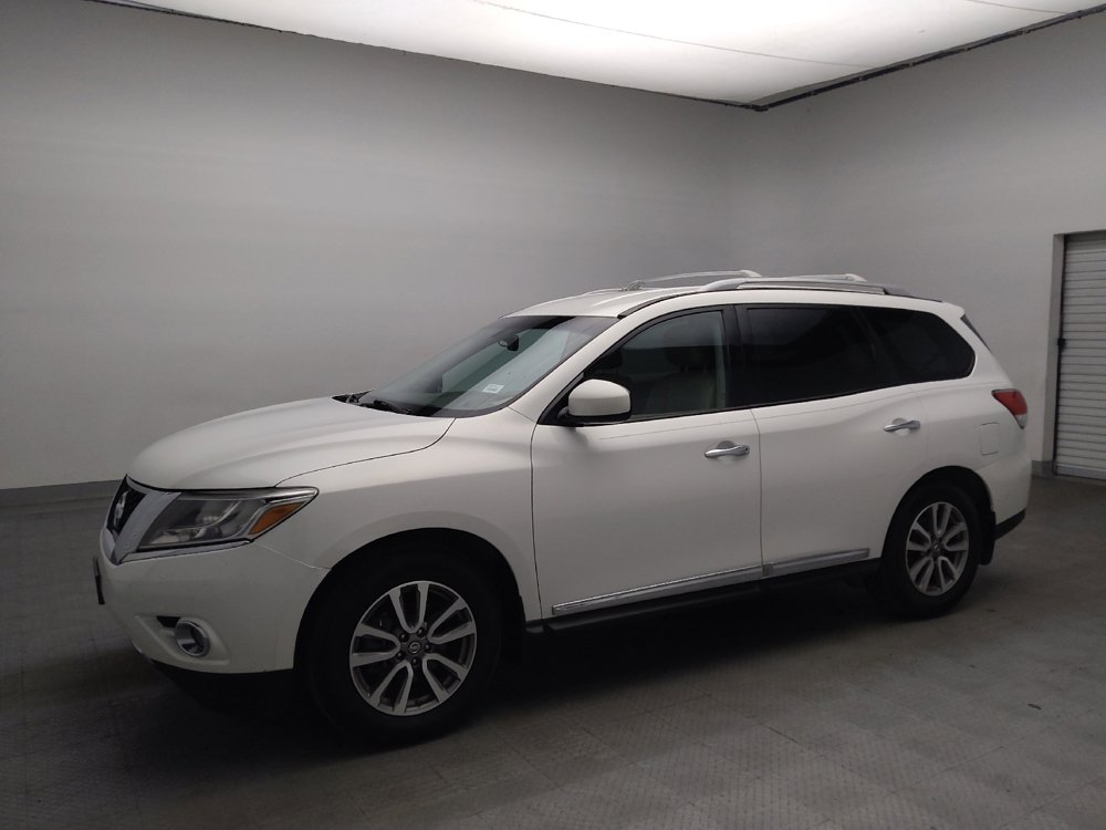 Used 2014 Nissan Pathfinder SL w/ SL Tech Package FWD image 2