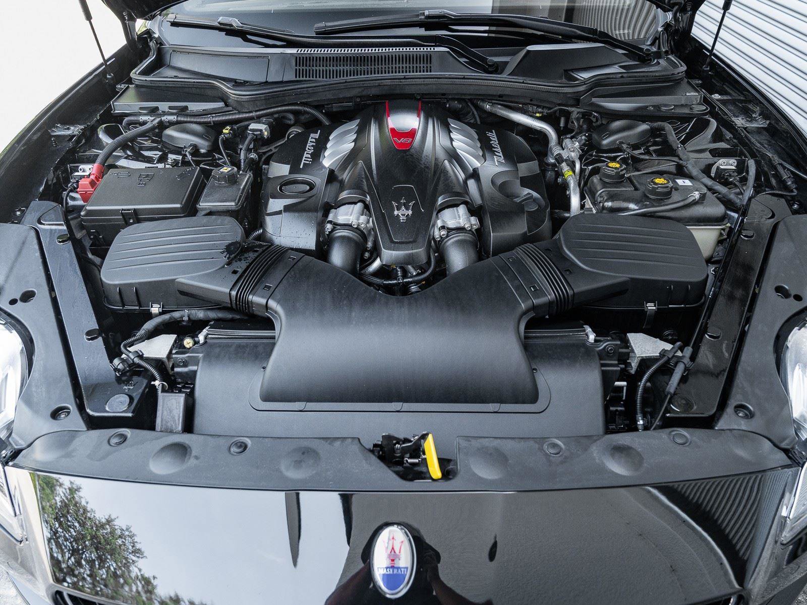 Used 2014 Maserati Quattroporte GTS image 35