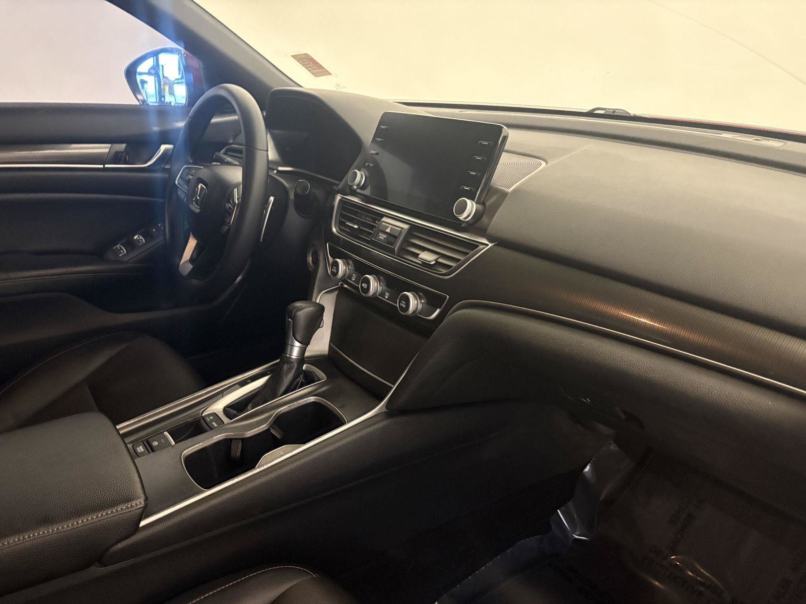 Used 2018 Honda Accord Sport image 44