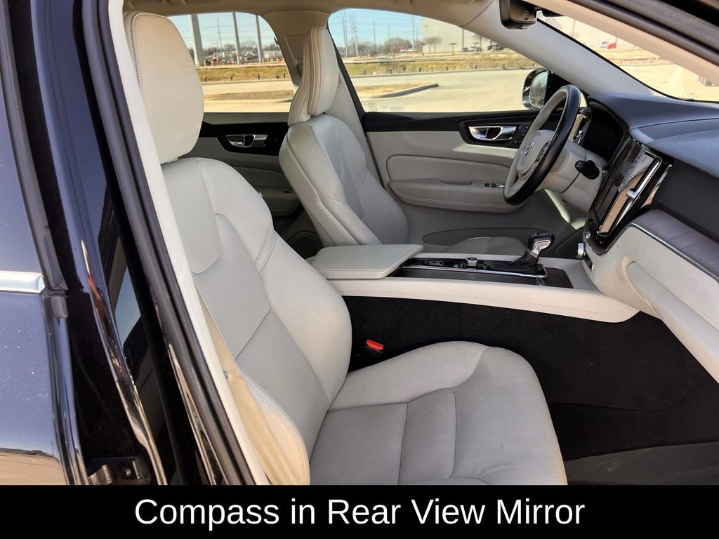 Used 2021 Volvo XC60 T6 Momentum image 29