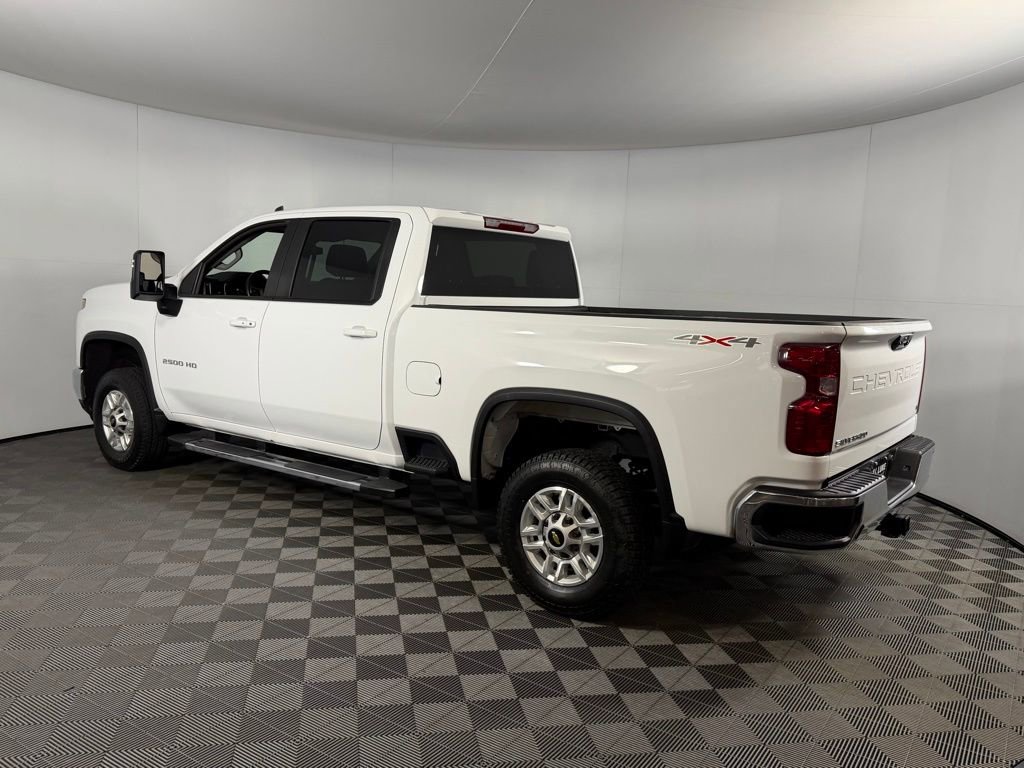 Used 2025 Chevrolet Silverado 2500 LT w/ Convenience Package image 9