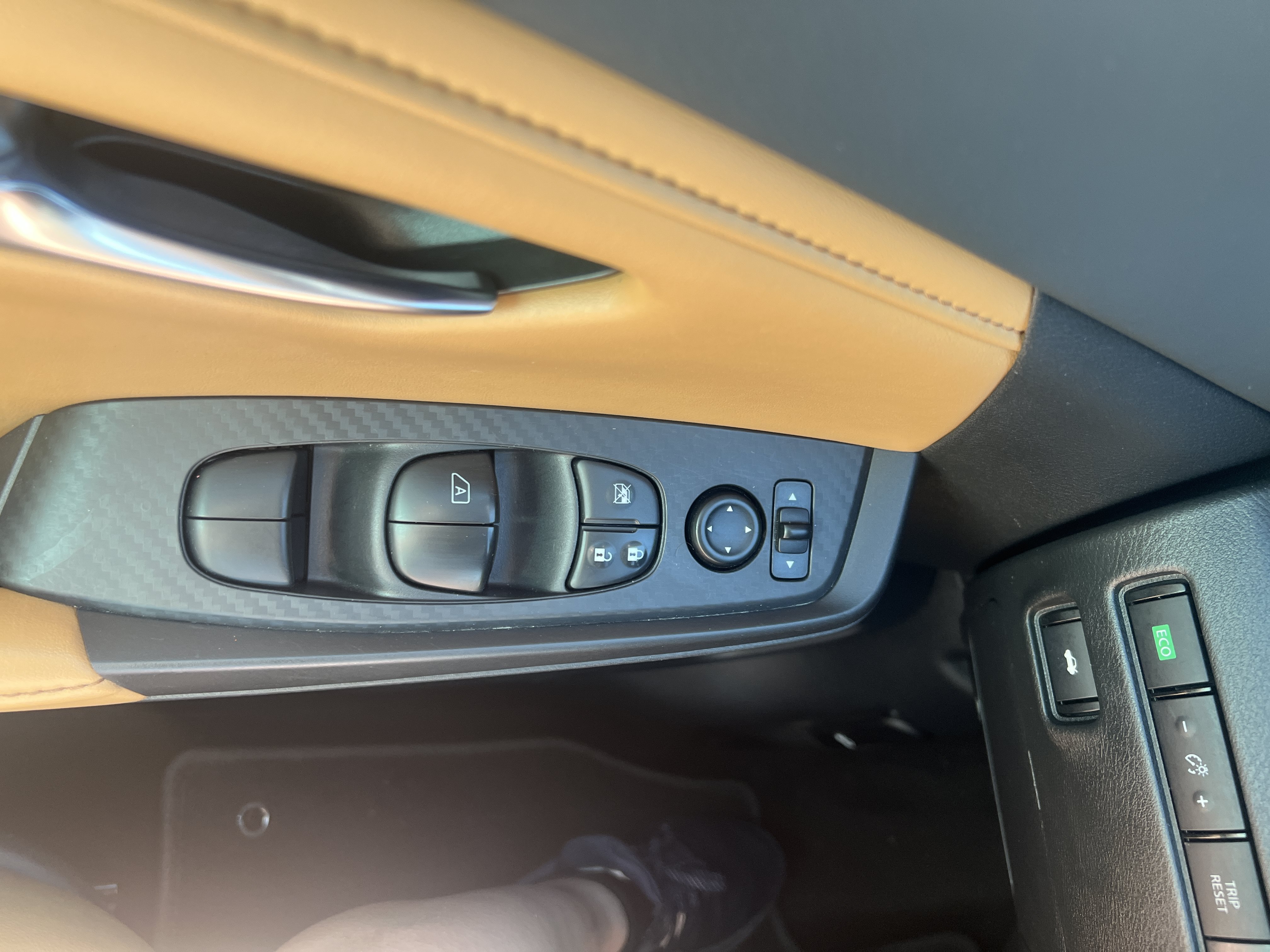 Used 2021 Nissan Sentra SV w/ SV Premium Package FWD image 16