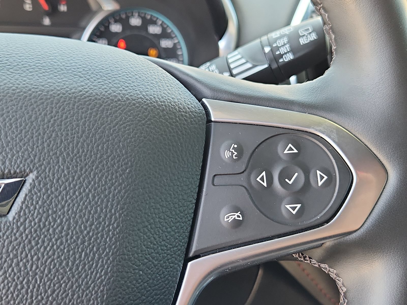 Used 2023 Chevrolet Traverse RS AWD/4WD image 22