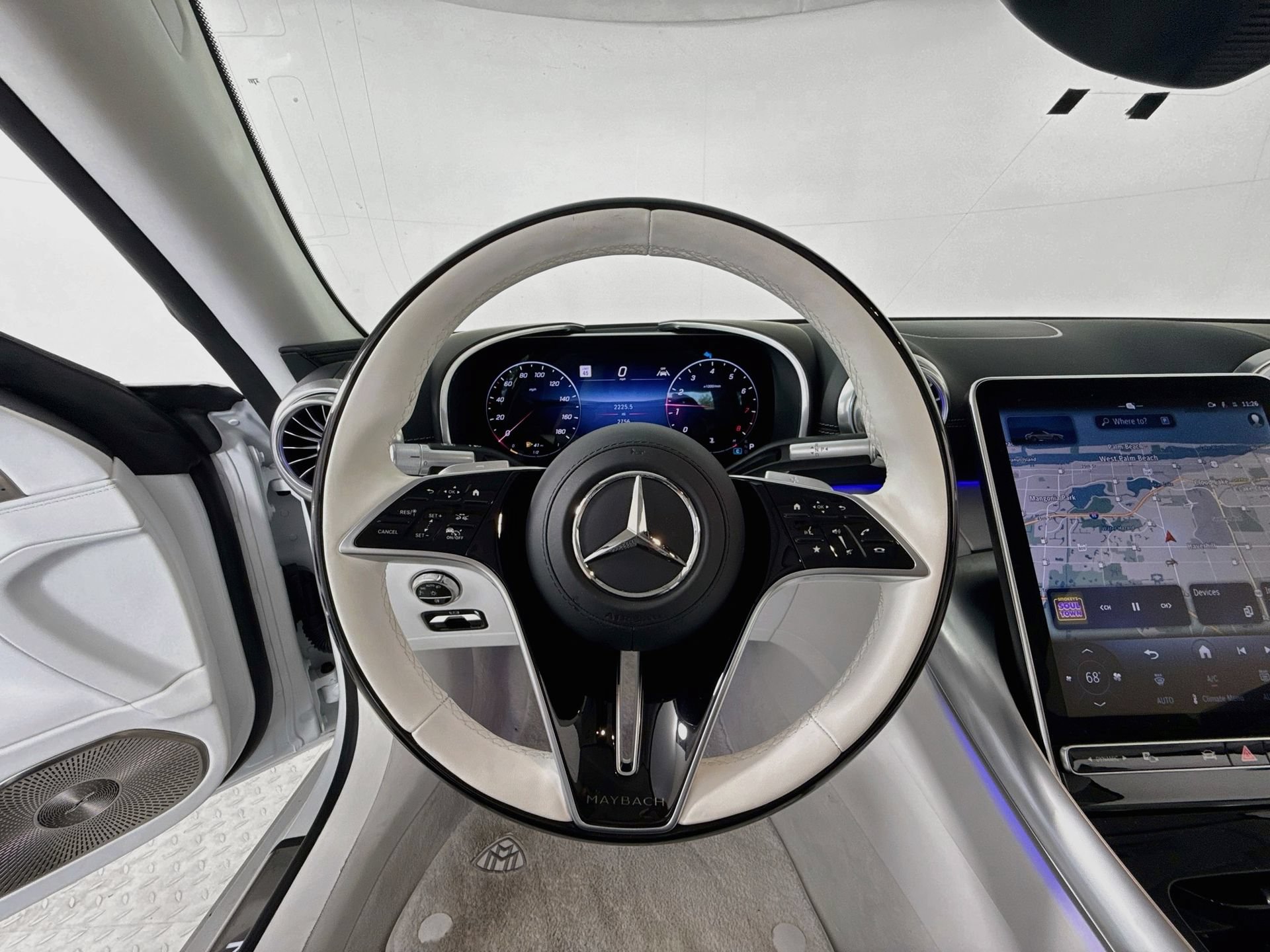 Used 2026 Mercedes-Benz Maybach SL 680 image 10