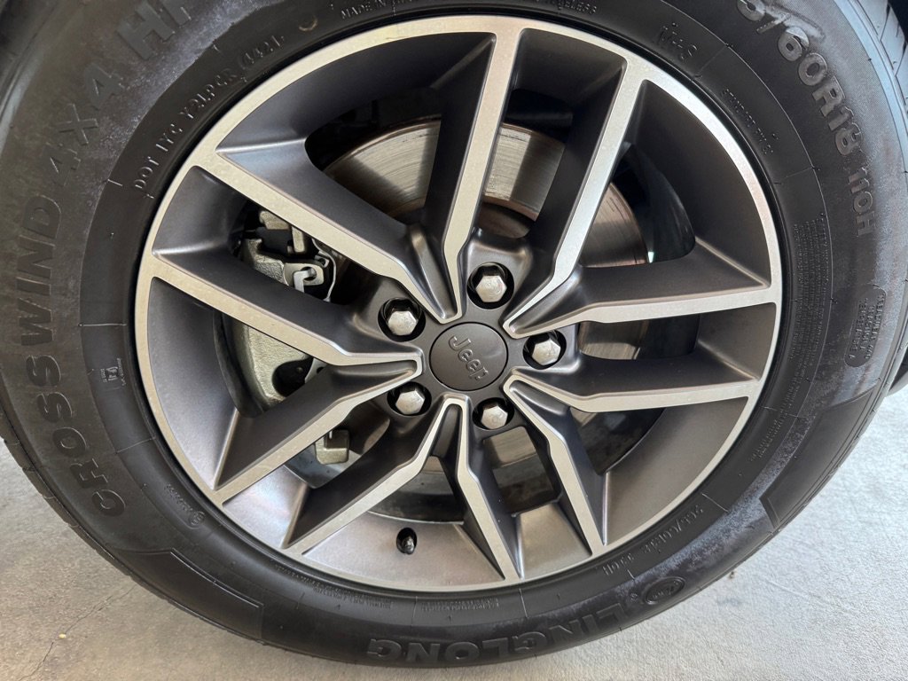 Used 2021 Jeep Grand Cherokee Limited w/ Luxury Group II image 45