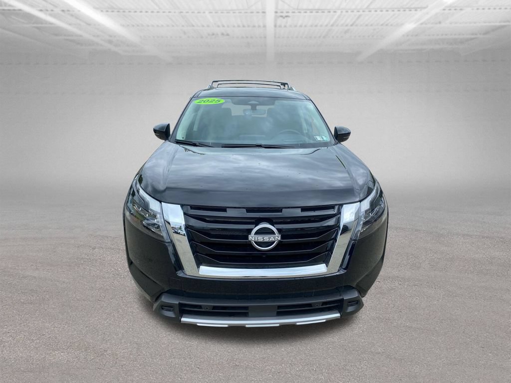 Used 2025 Nissan Pathfinder Platinum w/ Cargo Package AWD/4WD image 9