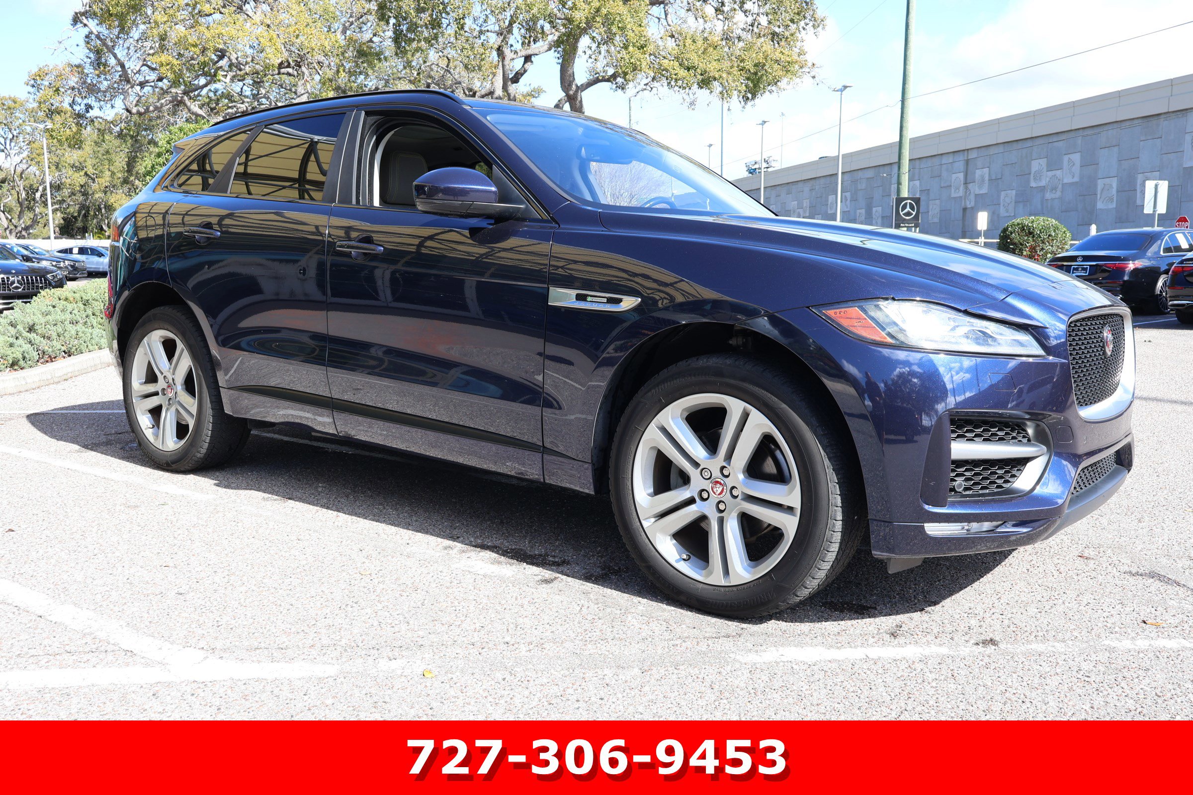 Used 2018 Jaguar F-PACE R-Sport image 11