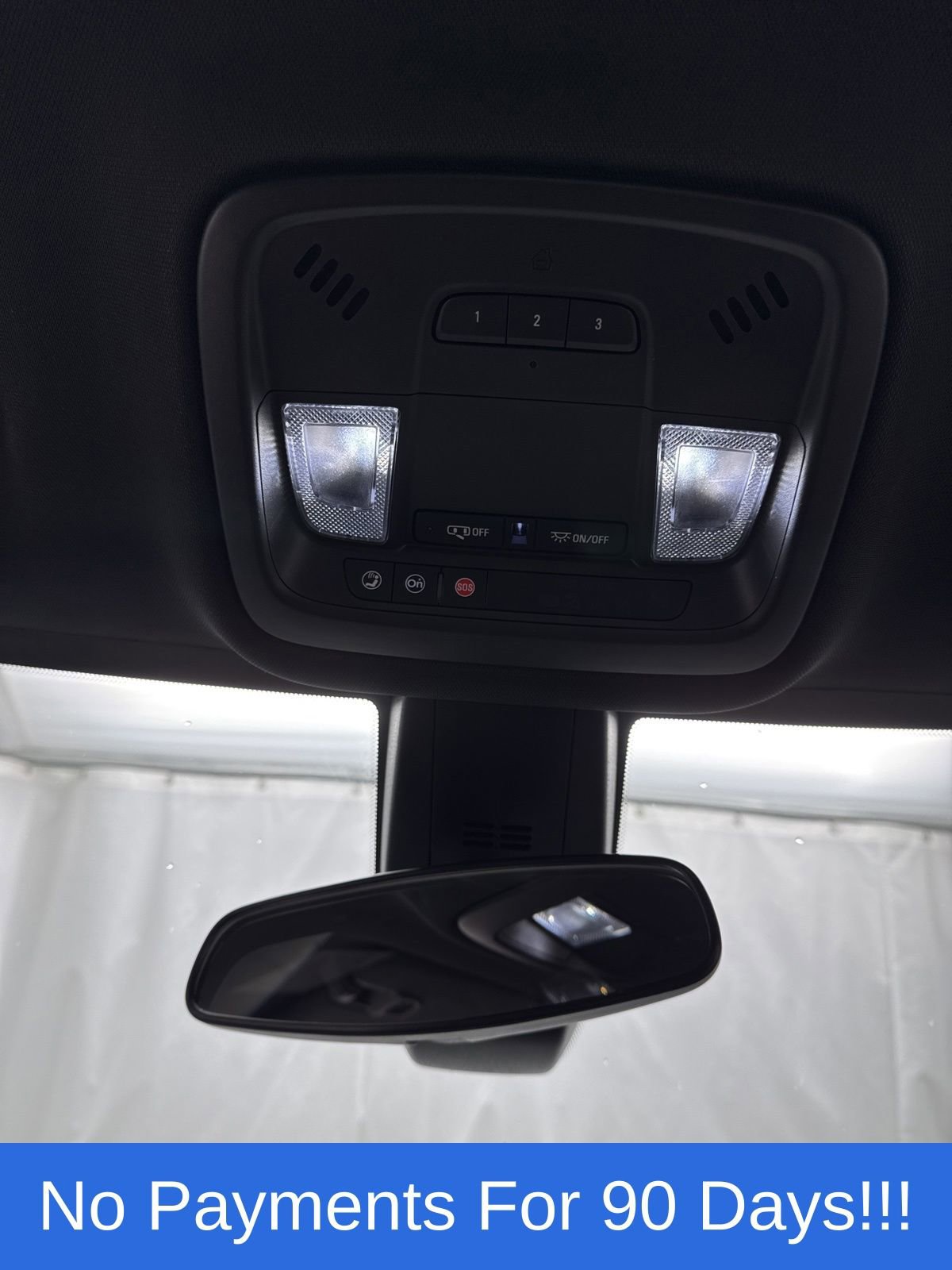 Used 2023 Chevrolet Traverse LT image 24