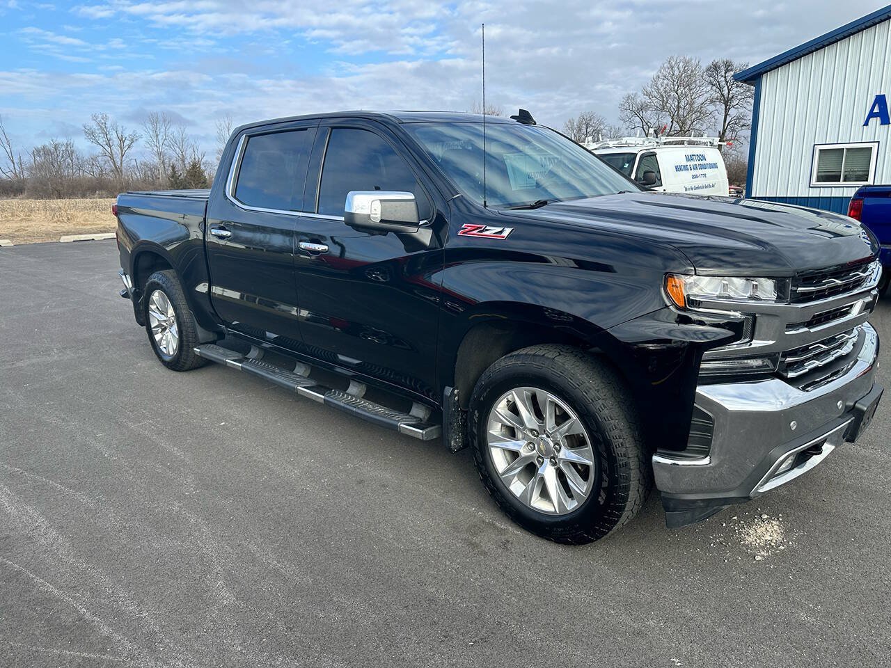 Used 2021 Chevrolet Silverado 1500 LTZ AWD/4WD image 3
