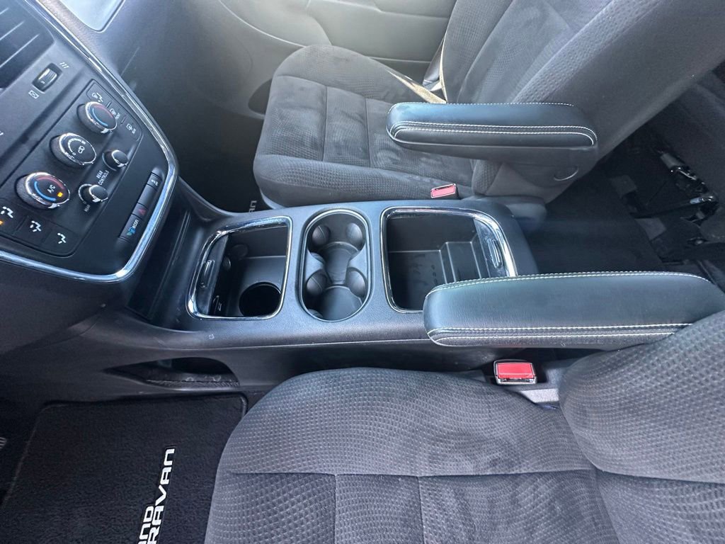 Used 2015 Dodge Grand Caravan SXT w/ Blacktop Package FWD image 23