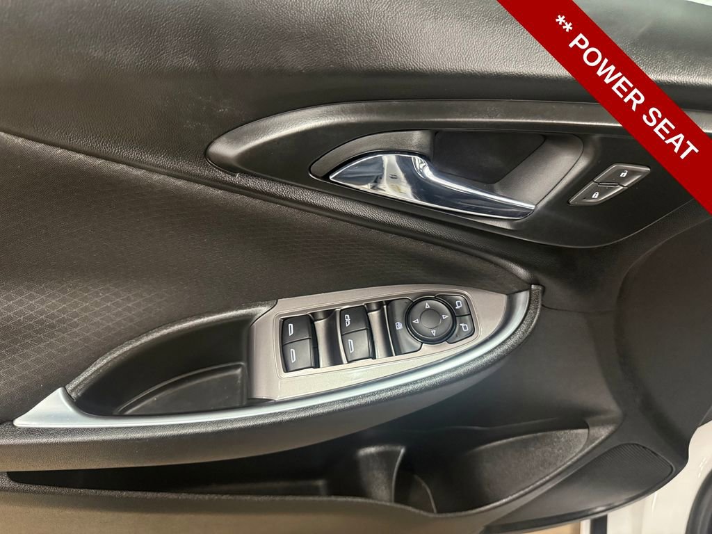 Used 2021 Chevrolet Malibu LT image 11