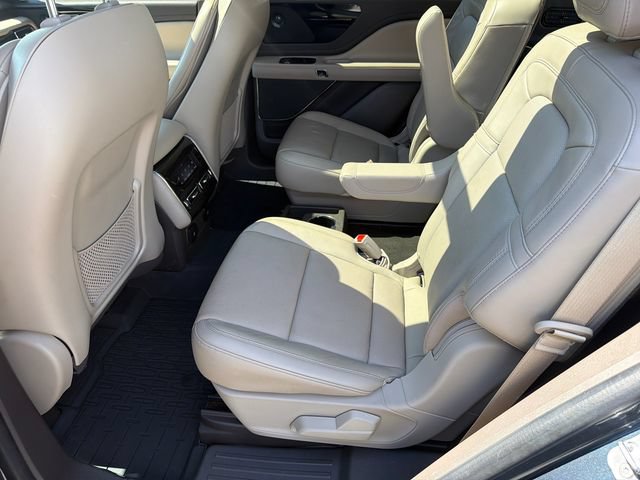 Used 2022 Lincoln Aviator Reserve w/ Equipment Group 201A RWD image 23