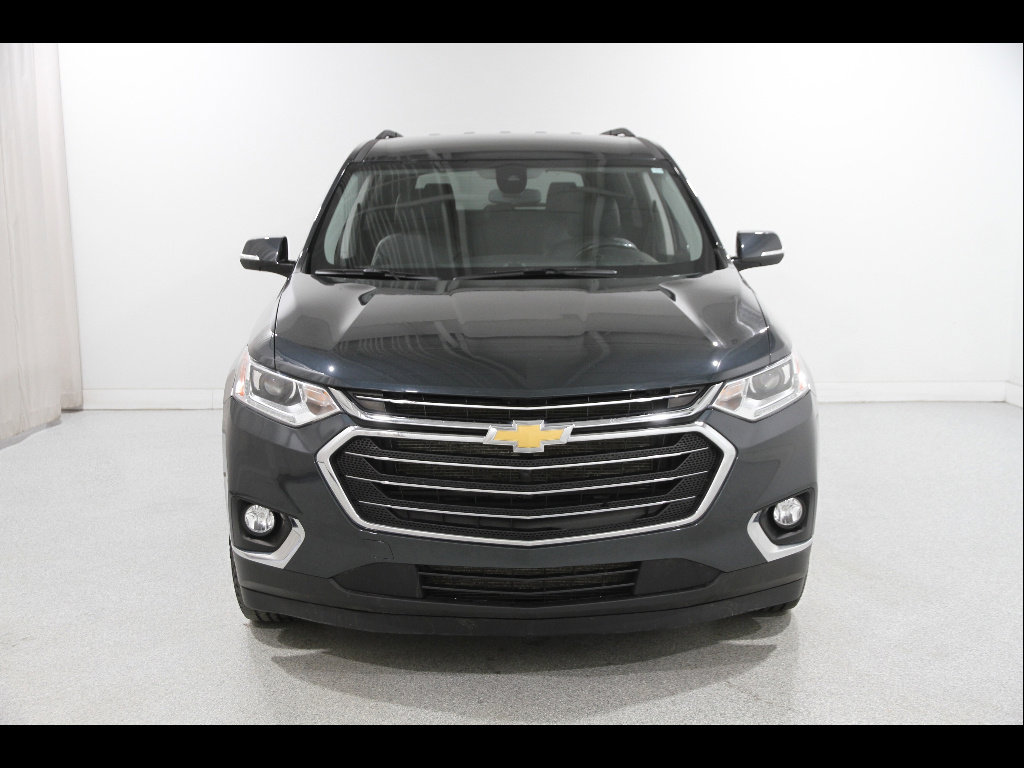 Used 2020 Chevrolet Traverse LT w/ Driver Confidence II Package image 2