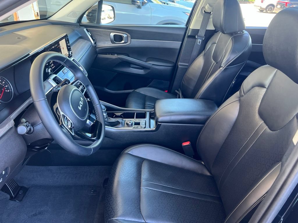 Certified 2023 Kia Sorento EX w/ Panoramic Sunroof Package FWD image 4