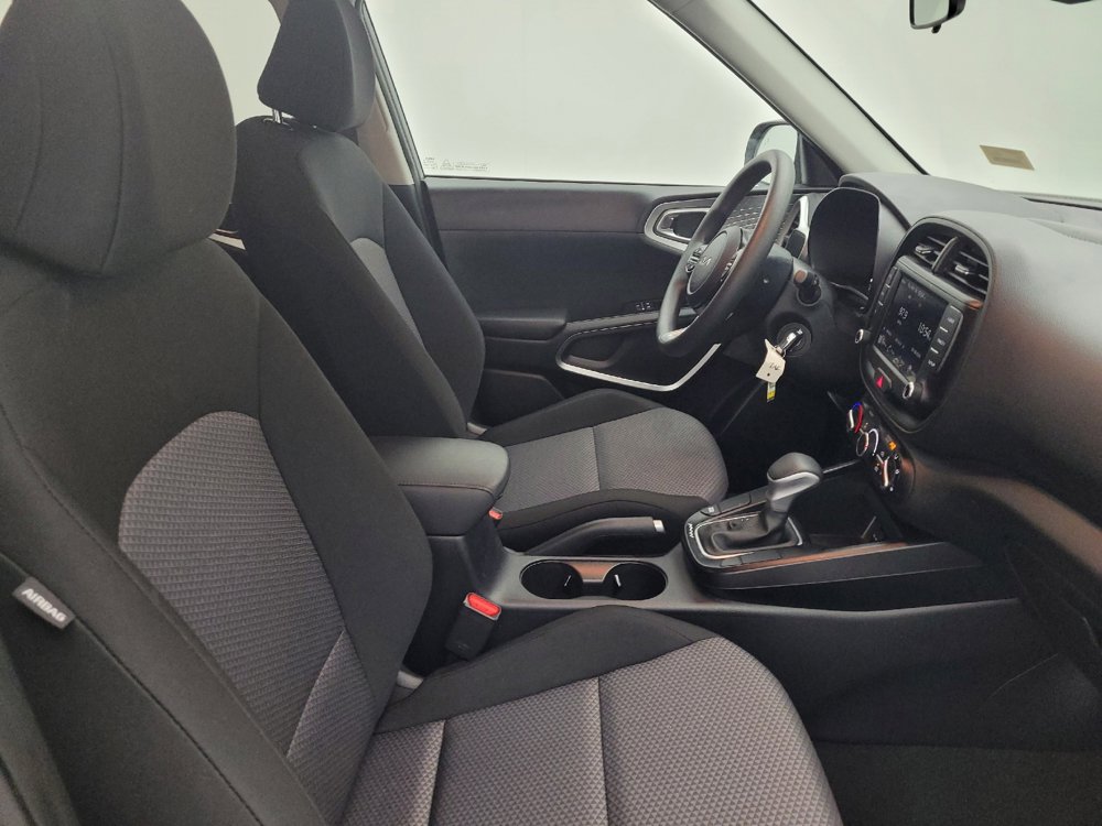 Used 2025 Kia Soul S image 21