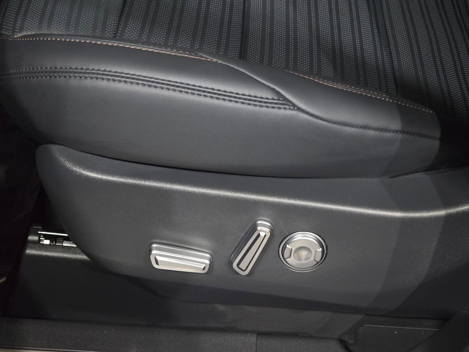 New 2026 Lincoln Nautilus Reserve AWD/4WD image 21