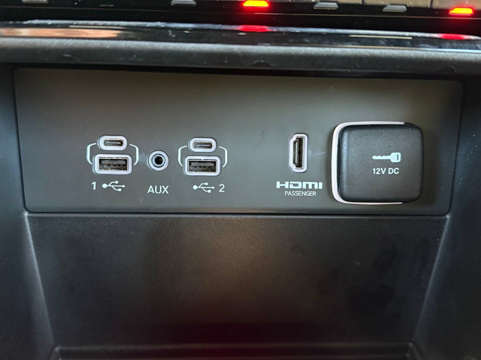 Used 2023 Jeep Grand Cherokee Limited AWD/4WD image 31