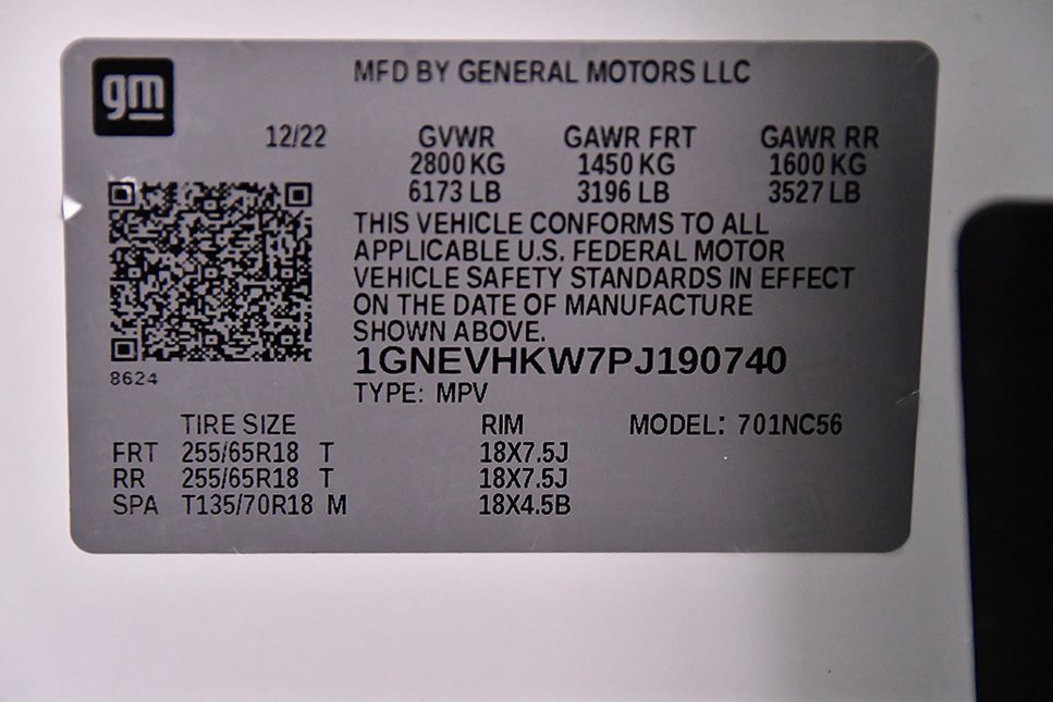 Used 2023 Chevrolet Traverse LT w/ Rear Camera Mirror Package image 14