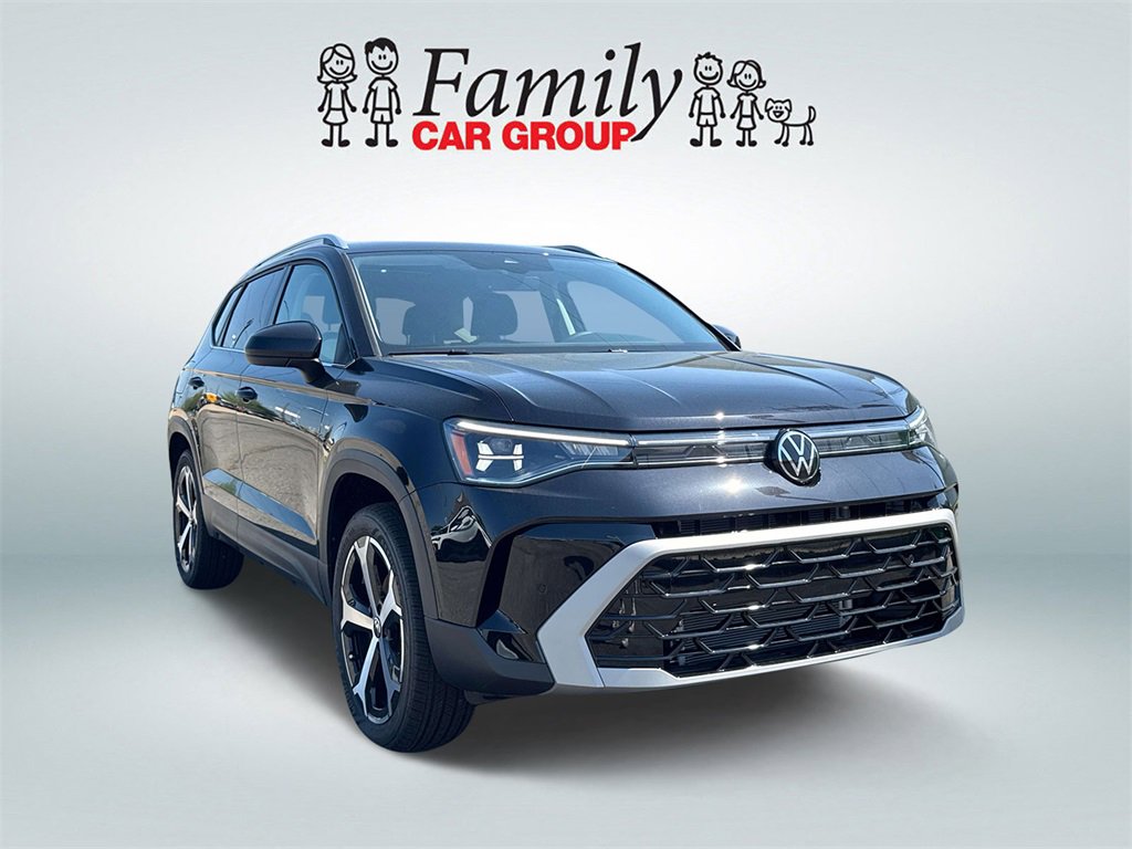 Used 2025 Volkswagen Taos SEL image 2