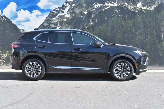 Used 2024 Buick Envision Preferred AWD/4WD image 2