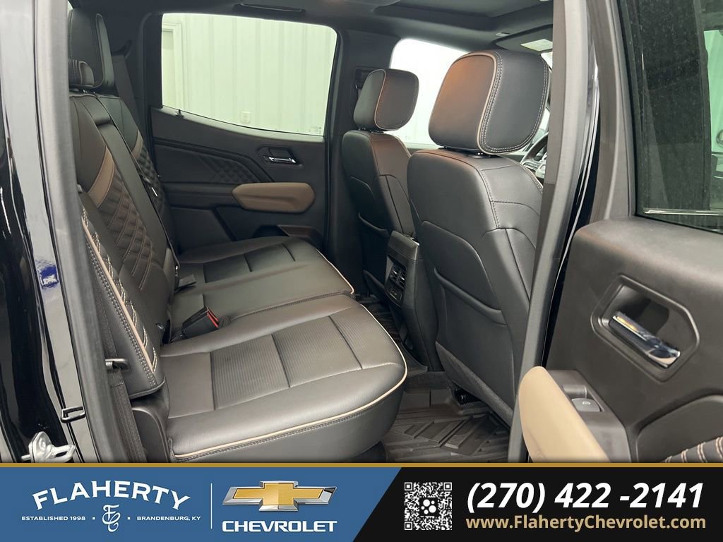 Used 2024 GMC Canyon Denali image 13