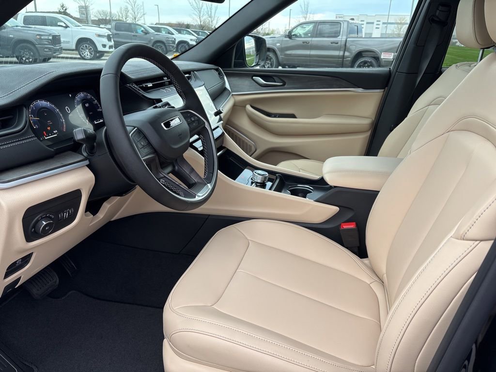 New 2026 Jeep Grand Cherokee Limited AWD/4WD image 7