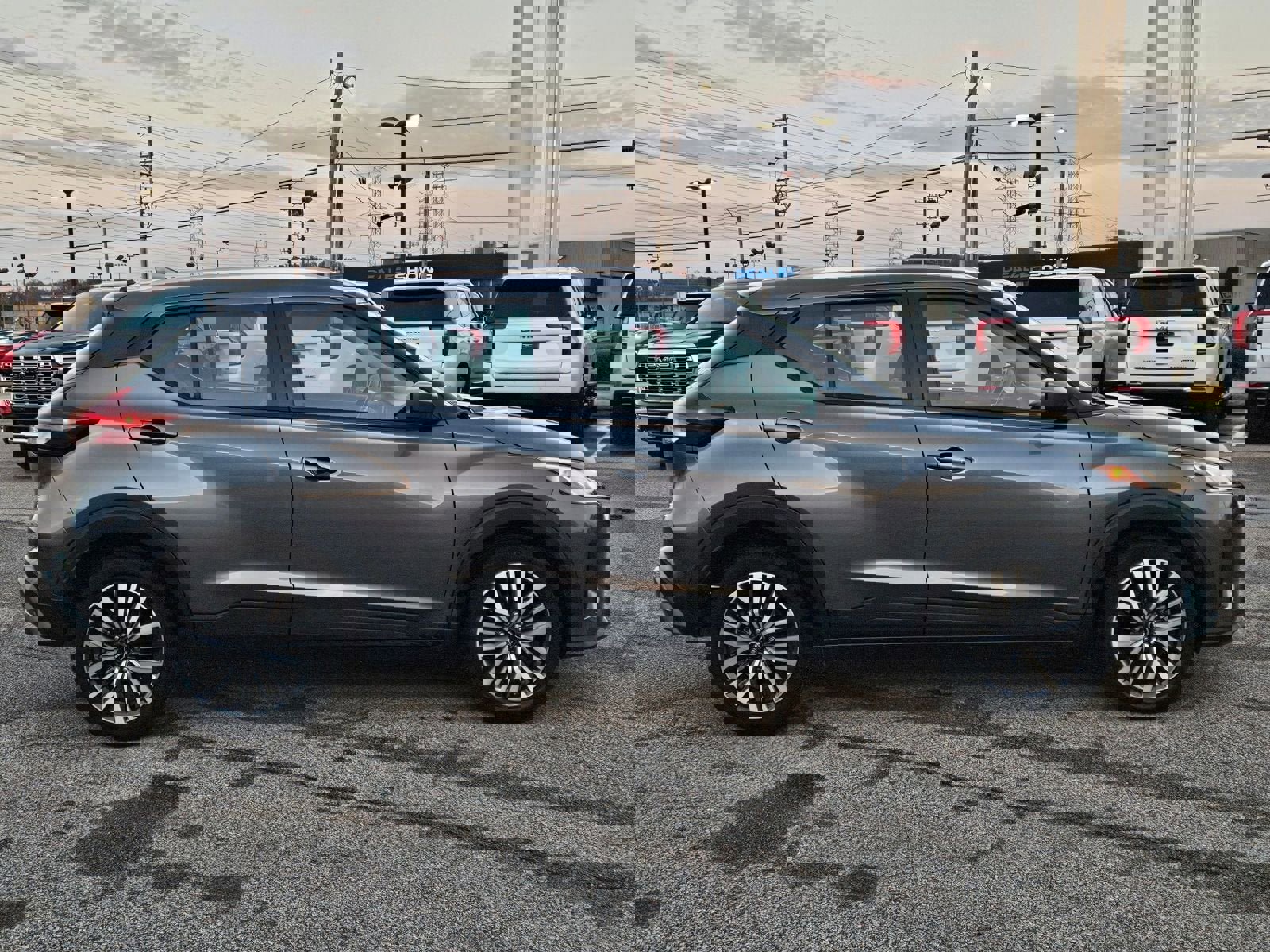 Used 2024 Nissan Kicks SV image 7