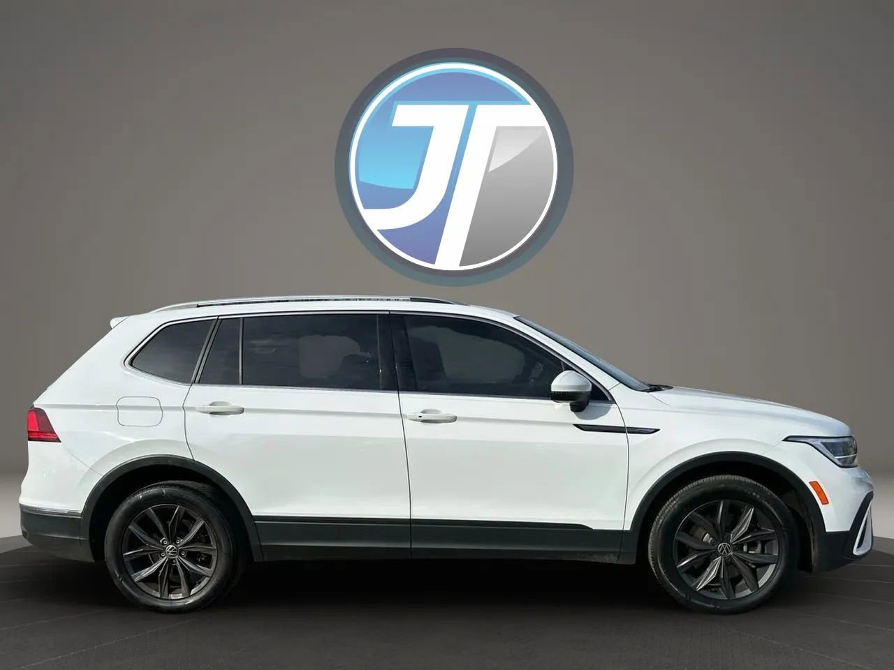 Used 2022 Volkswagen Tiguan SE FWD image 7