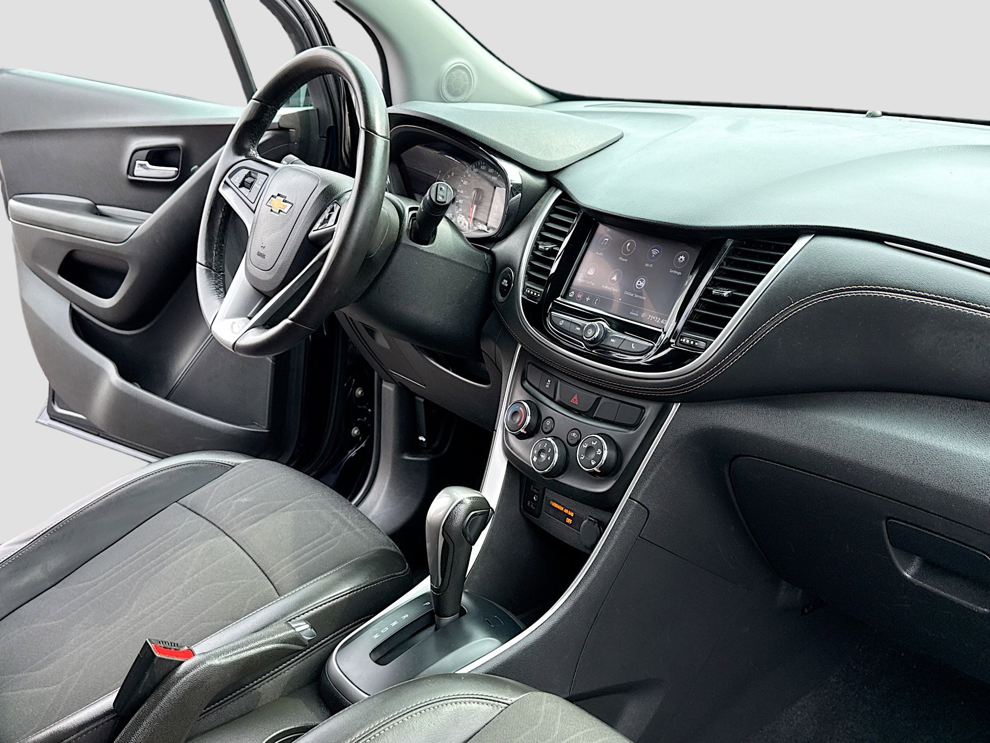 Used 2022 Chevrolet Trax LT w/ Driver Confidence Package image 5
